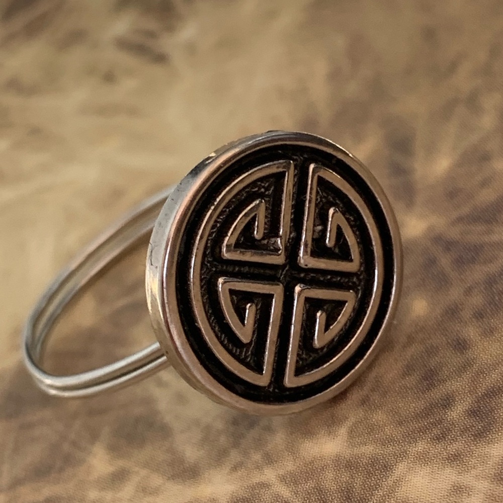 Geometric Style Button Ring Handmade - Picture 2 of 10